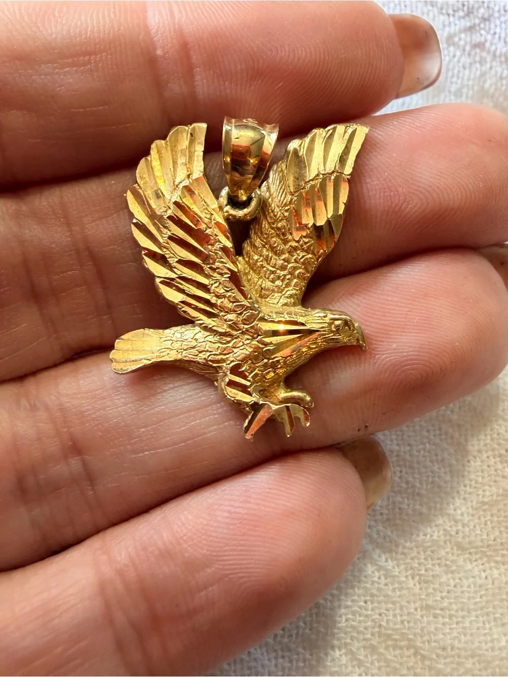 10k Gold Eagle Pendant Necklace - Picture 1 of 4